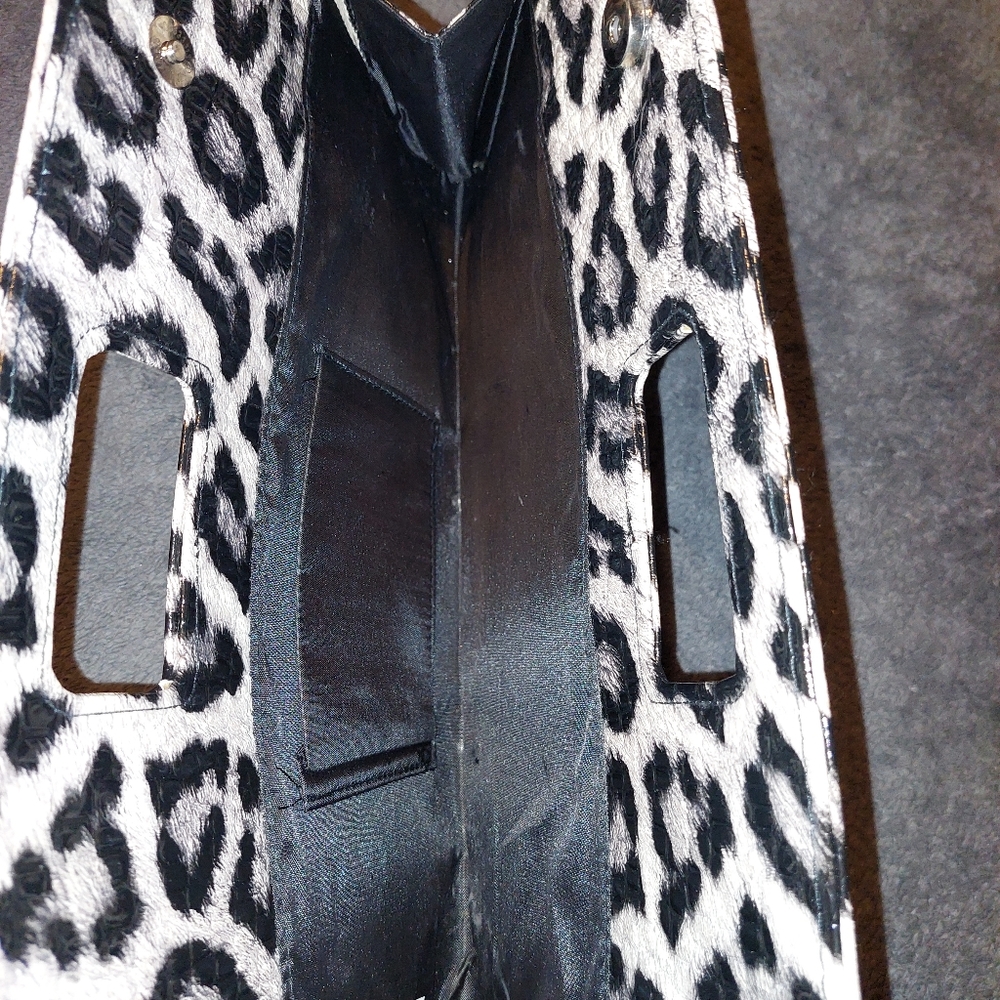 Hand bag - Picture 2 of 2